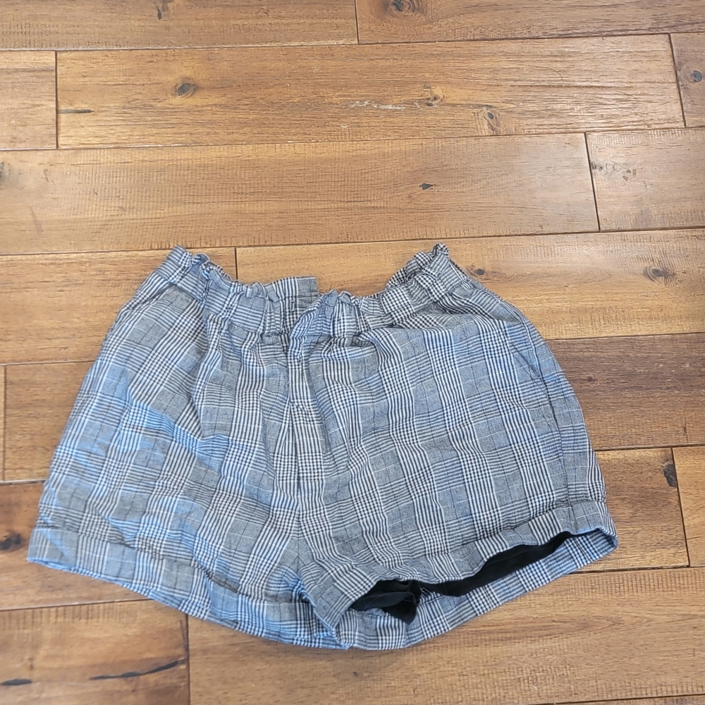 Forever 21 Black & White Houndstooth Waistband Shorts